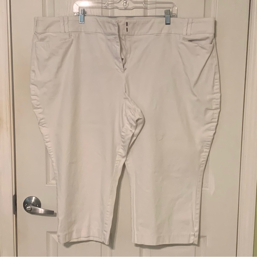 Lane Bryant White Capris Pants